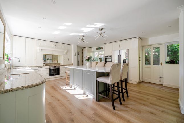 Strelley,, The Fairway, Weybridge photo 3
