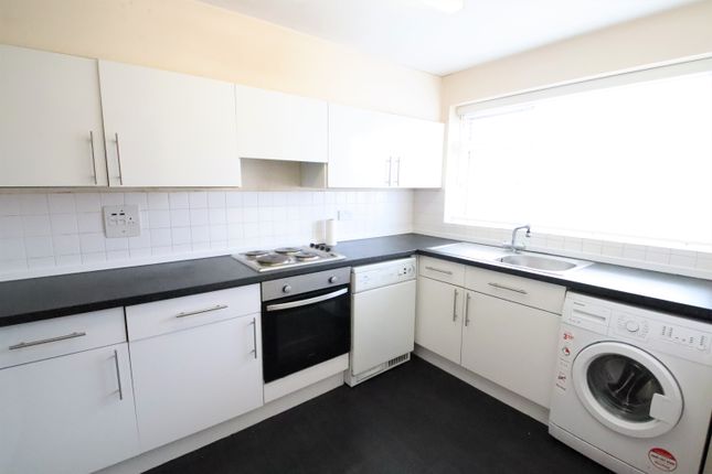 Link-detached house to rent in Stambourne Way, Upper Norwood