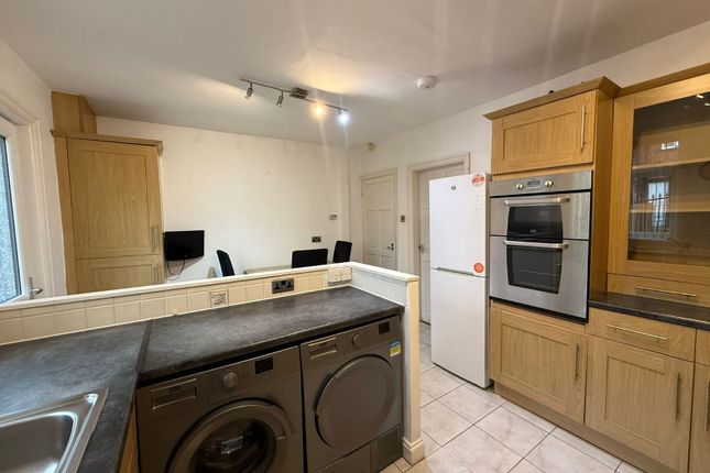 38, Westbury Street, West Yorkshire photo 2