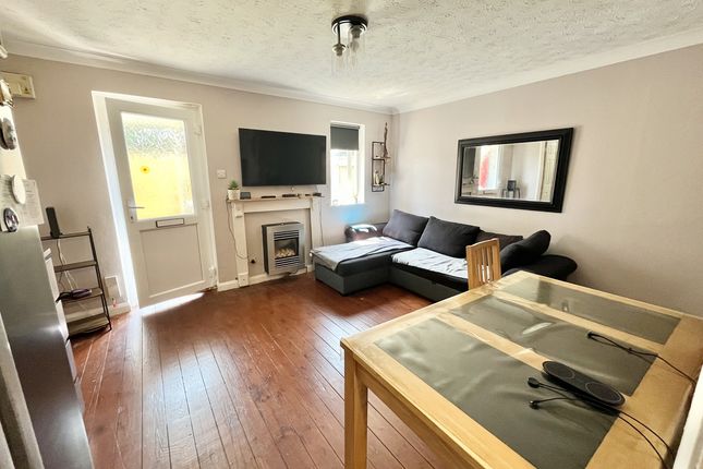 161, Meadowsweet Road, Poole photo 2