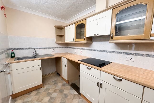 The Burlongs, Glebe Road, Royal Wootton Bassett photo 2