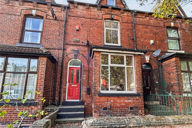 3-bed terraced on 10, Victoria Avenue, West Yorkshire, £120,000