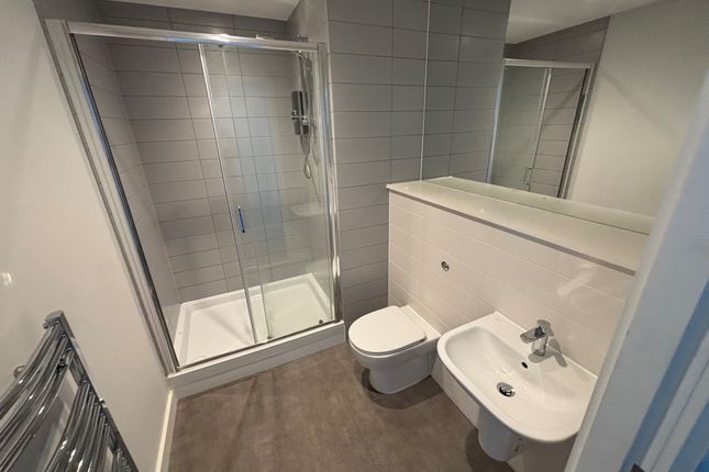 Apt 46, Liverpool photo 3