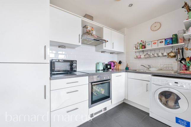 Flat 81, Voltaire Buildings, 330, Garratt Lane, London photo 2