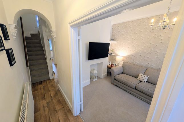 208, Park Road, Cowes photo 3