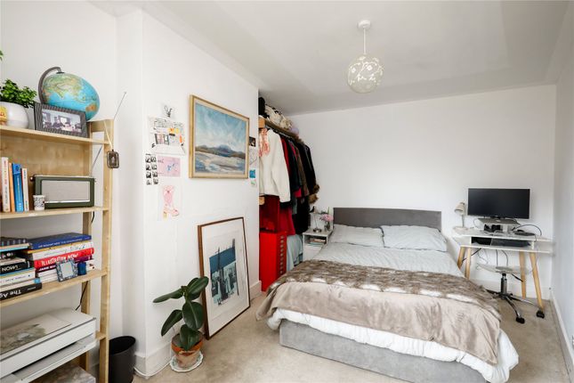 End terrace house for sale in Talbot Road, Isleworth