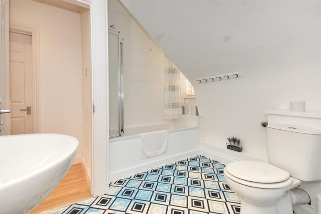 Flat for sale in Old Dover Road, Canterbury