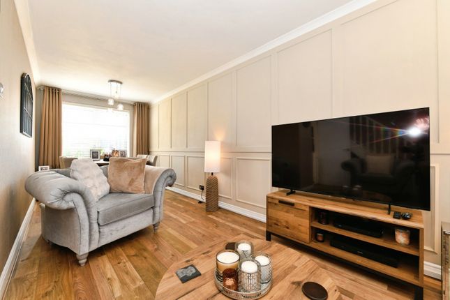 12, Philippa Close, Bristol photo 3