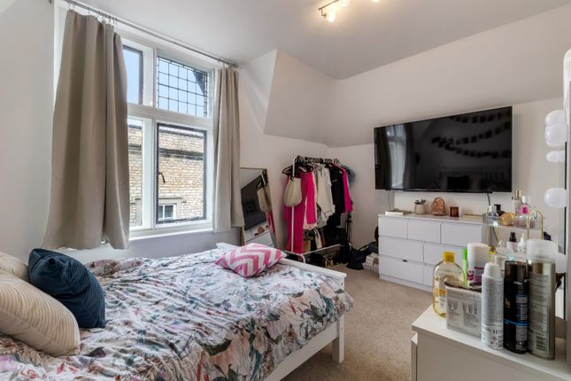 Flat to rent in Cricklade Street, Cirencester
