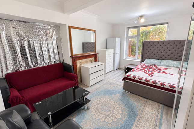 557 Ripple Road, Dagenham photo 2