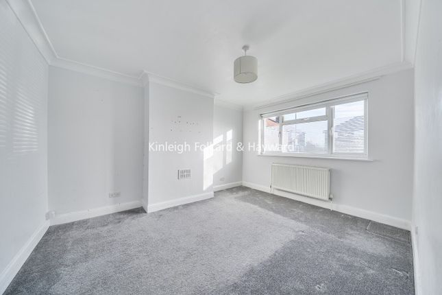 2, East Close, Barnet photo 3