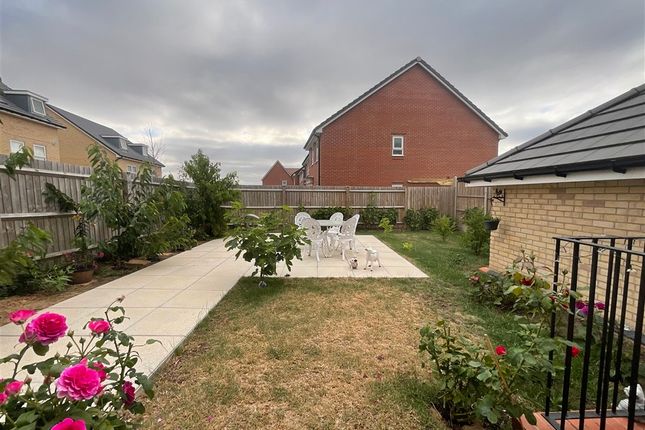 Eveleigh Gardens, Hockley photo 5