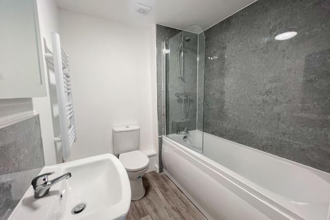 Flat for sale in Hickory Close, Coventry