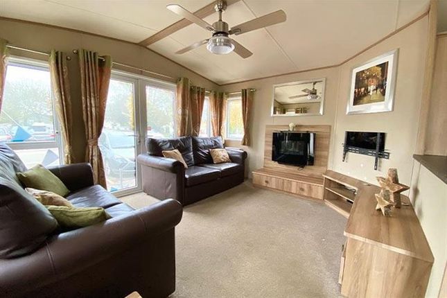 Thumbnail Mobile/park home for sale in Hubbert's Bridge, Boston, Lincolnshire