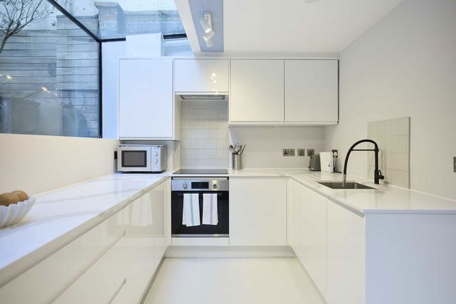 Lower Ground Floor, 112, Ladbroke Grove, London photo 4