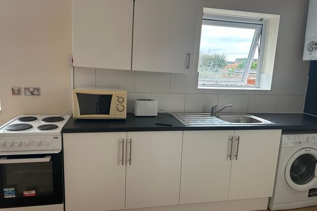 Studio to rent in Whitton Avenue East, Greenford