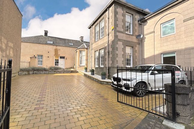 Town house for sale in Cow Wynd, Falkirk