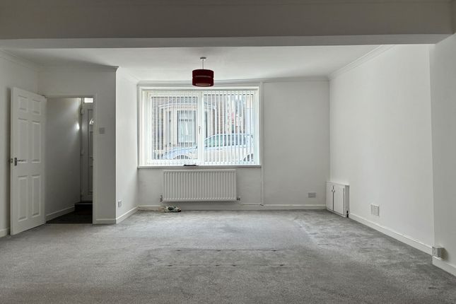 131 Newport Road, Newport photo 2