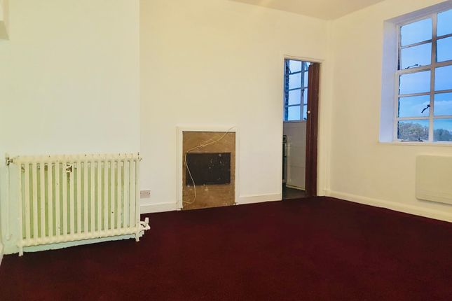 Flat for sale in Hamlet Gardens, London