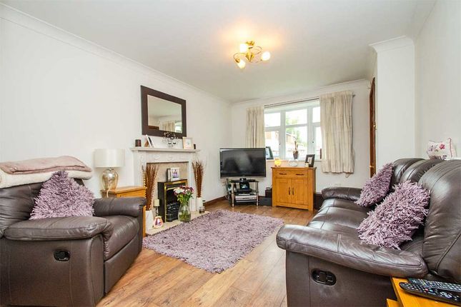 28, Chequers Court, Cannock photo 3