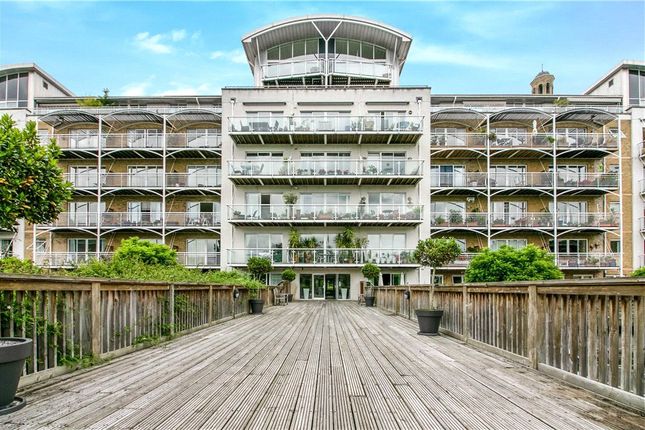 1-bed flat on Flat 12, Regatta Point, 38, Kew Bridge Road, Brentford, £395,000