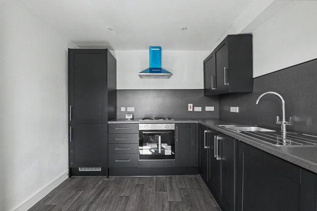 24,Flat 2, Luton Road, Chatham photo 4