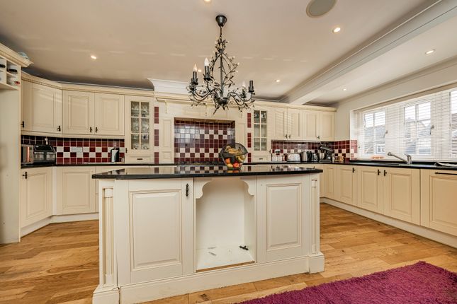 84a, Lower Road, Uxbridge photo 2