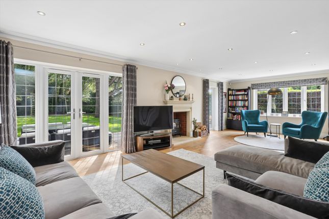 43, The Paddocks, Weybridge photo 4