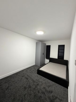 lodge lane, romford photo 3
