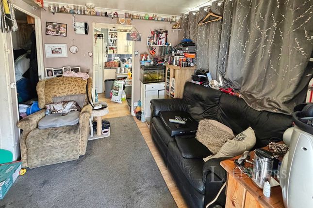 6, Morris Avenue, Clacton-on-Sea photo 3