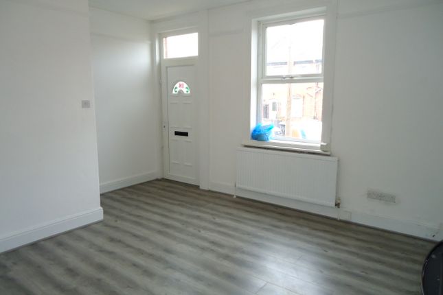 18, Longroyd View, Leeds photo 5