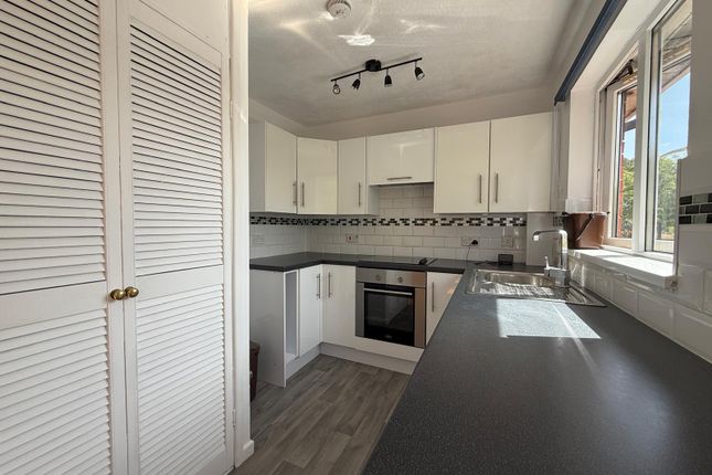 67, Southampton photo 2