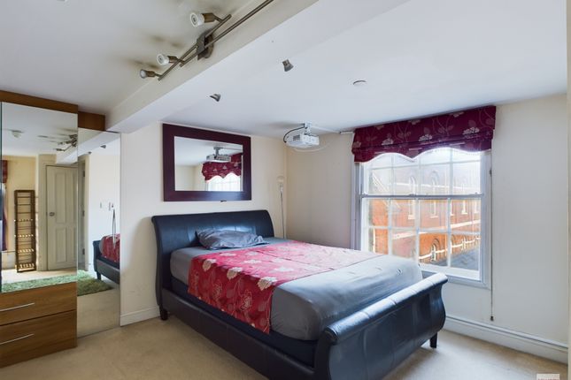 Flat for sale in Bishops Lodge, 4 Rockingham Lane, City Centre, Sheffield