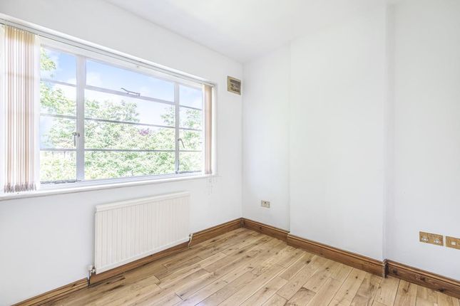 Flat to rent in Ossulton Way, East Finchley