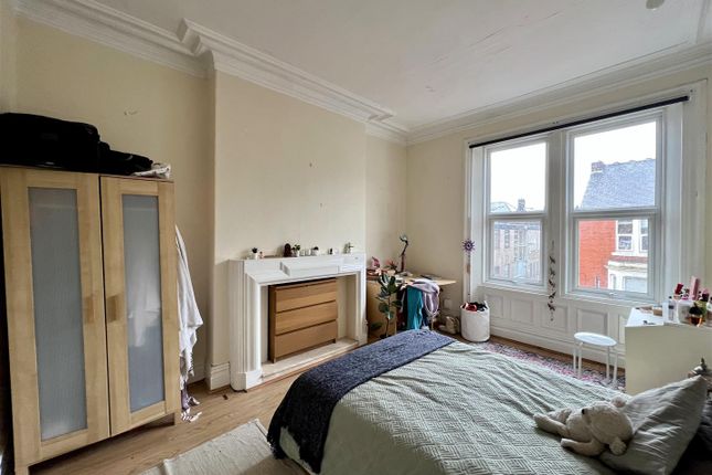 Sunbury Avenue, Newcastle Upon Tyne photo 2