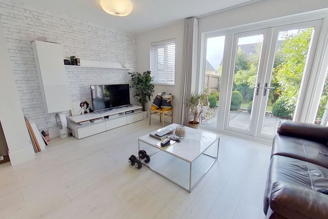 9 Low Hall Road, Leeds photo 2