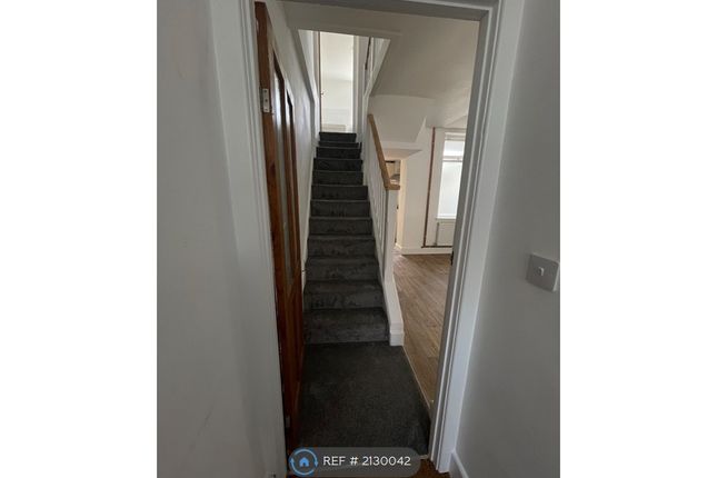 2-bed house on Cheltenham Terrace, Bridgend, £1,095/mo