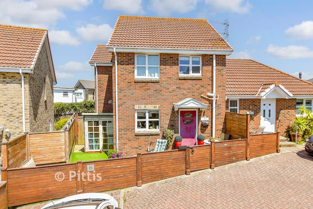 3-bed semi-detached on 6, Summerhill Close, Sandown, £295,000
