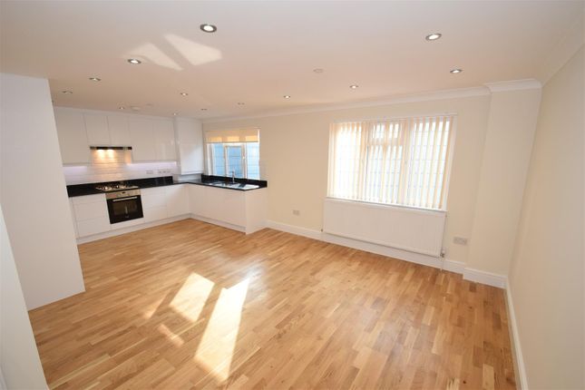 Flat 4, 9 Church Path, Surrey photo 4