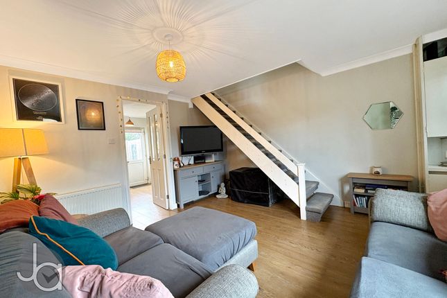 15, Nash Close, Manningtree photo 3