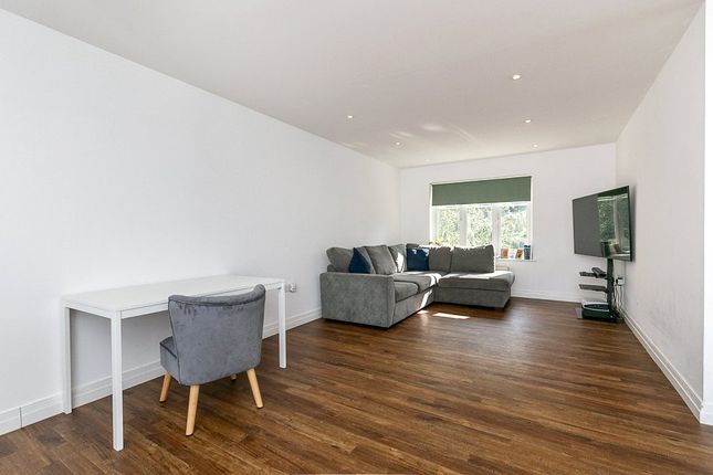 Flat for sale in Caberfeigh Close, Redhill, Surrey