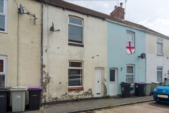 3-bed house on 11, Victoria Road, Sutton on Sea, £96,500