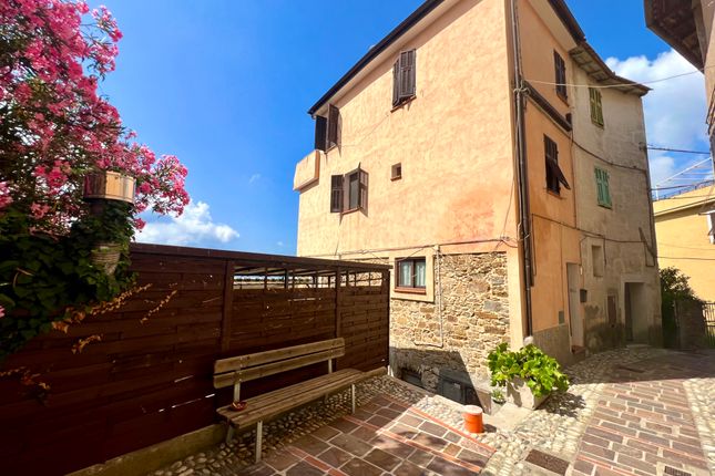 Town house for sale in Gian Tommaso Borgogno 7, Perinaldo, Imperia, Liguria, Italy