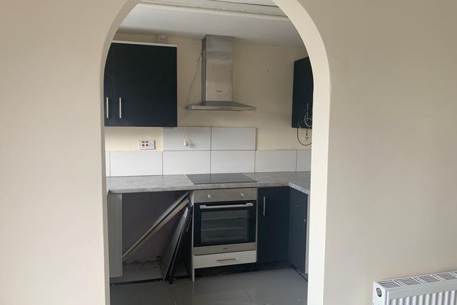 125, Sandringham Avenue, Willenhall photo 3