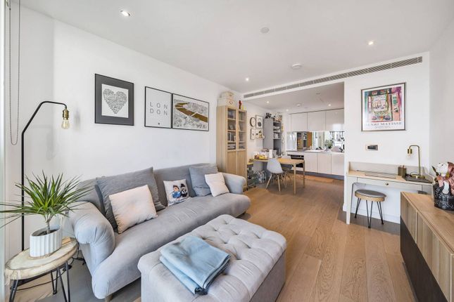 Flat for sale in Sky Gardens, Nine Elms, London