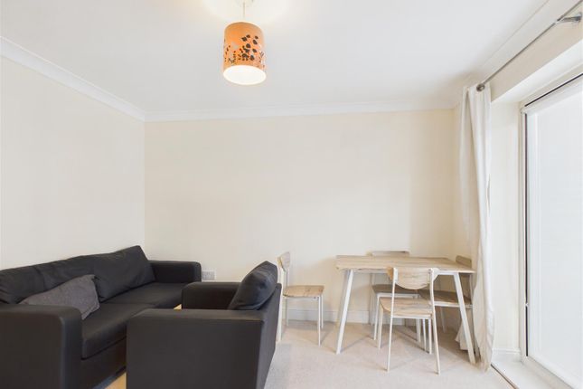 59 Brookbank Close, Cheltenham photo 2