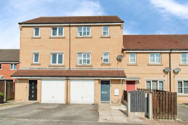 3-bed house on 12, Bluebell Mews, CASTLEFORD, £100,000