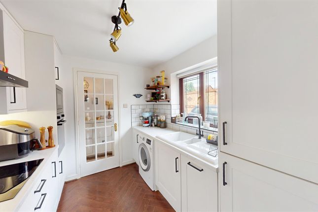 4, Maidwell Way, Bradford photo 3