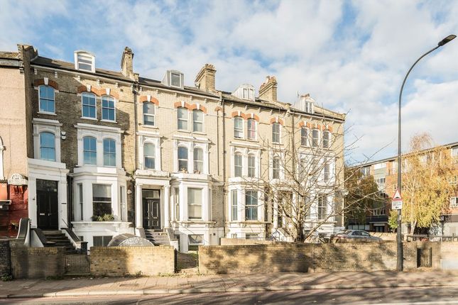First Floor Flat, 84, Brixton Hill, London photo 3
