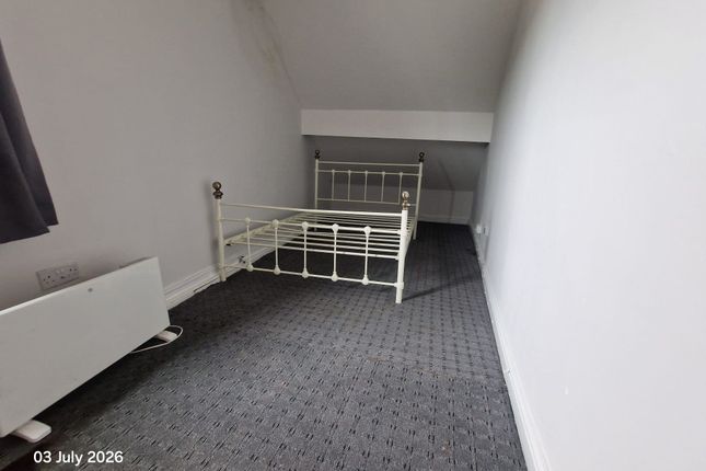 1a Stanningley Road, Leeds photo 4
